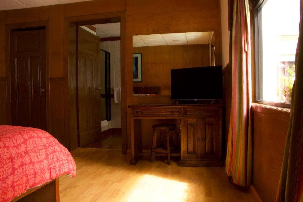 קיטו Hotel Ambassador מראה חיצוני תמונה