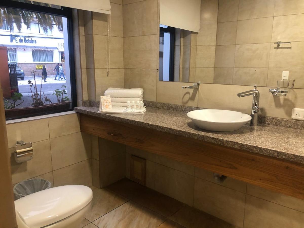 קיטו Hotel Ambassador מראה חיצוני תמונה