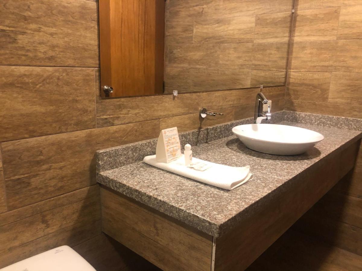 קיטו Hotel Ambassador מראה חיצוני תמונה