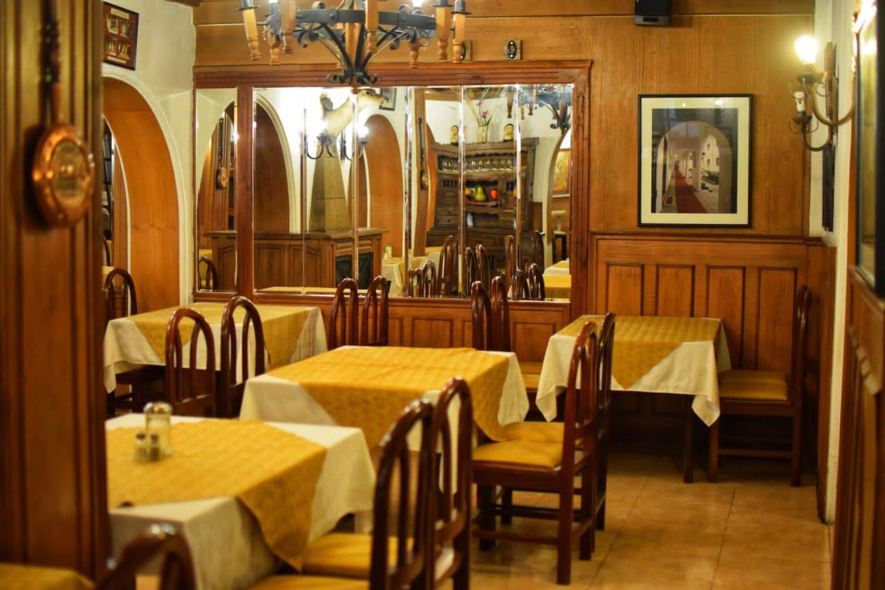 קיטו Hotel Ambassador מראה חיצוני תמונה