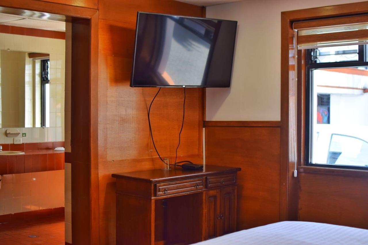 קיטו Hotel Ambassador מראה חיצוני תמונה