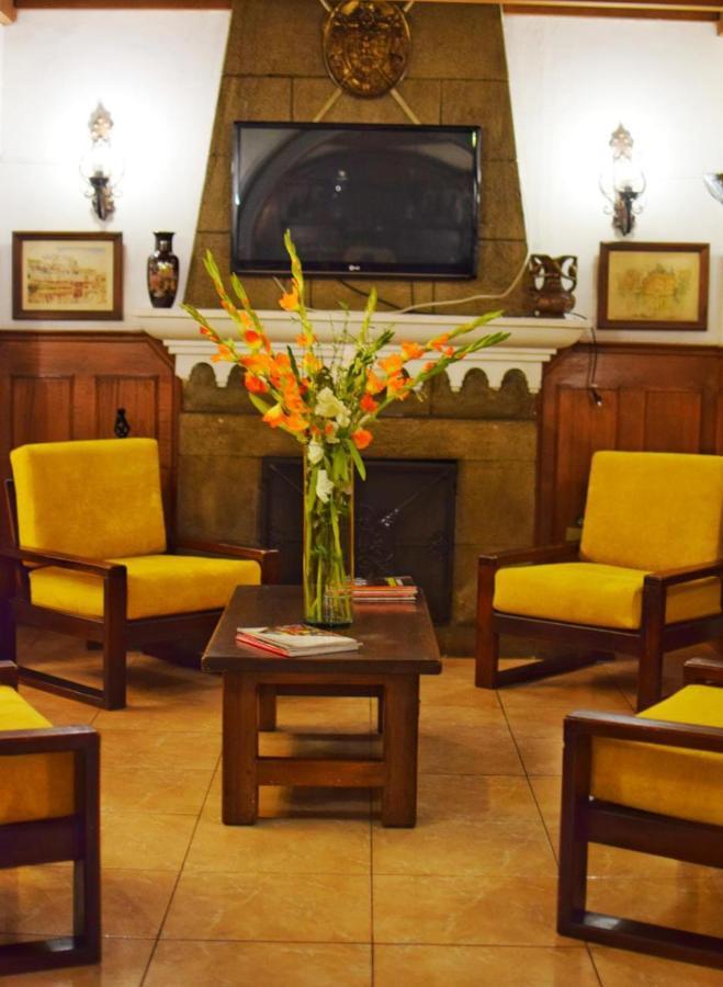 קיטו Hotel Ambassador מראה חיצוני תמונה